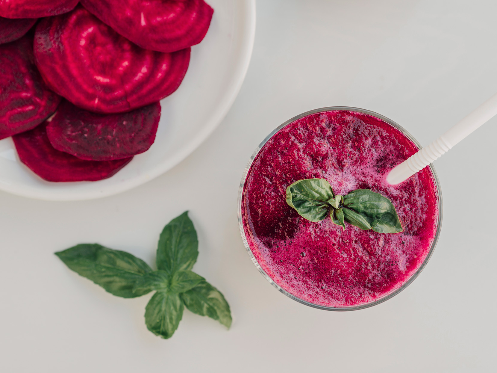 čerstvá-červená-řepa-smootie